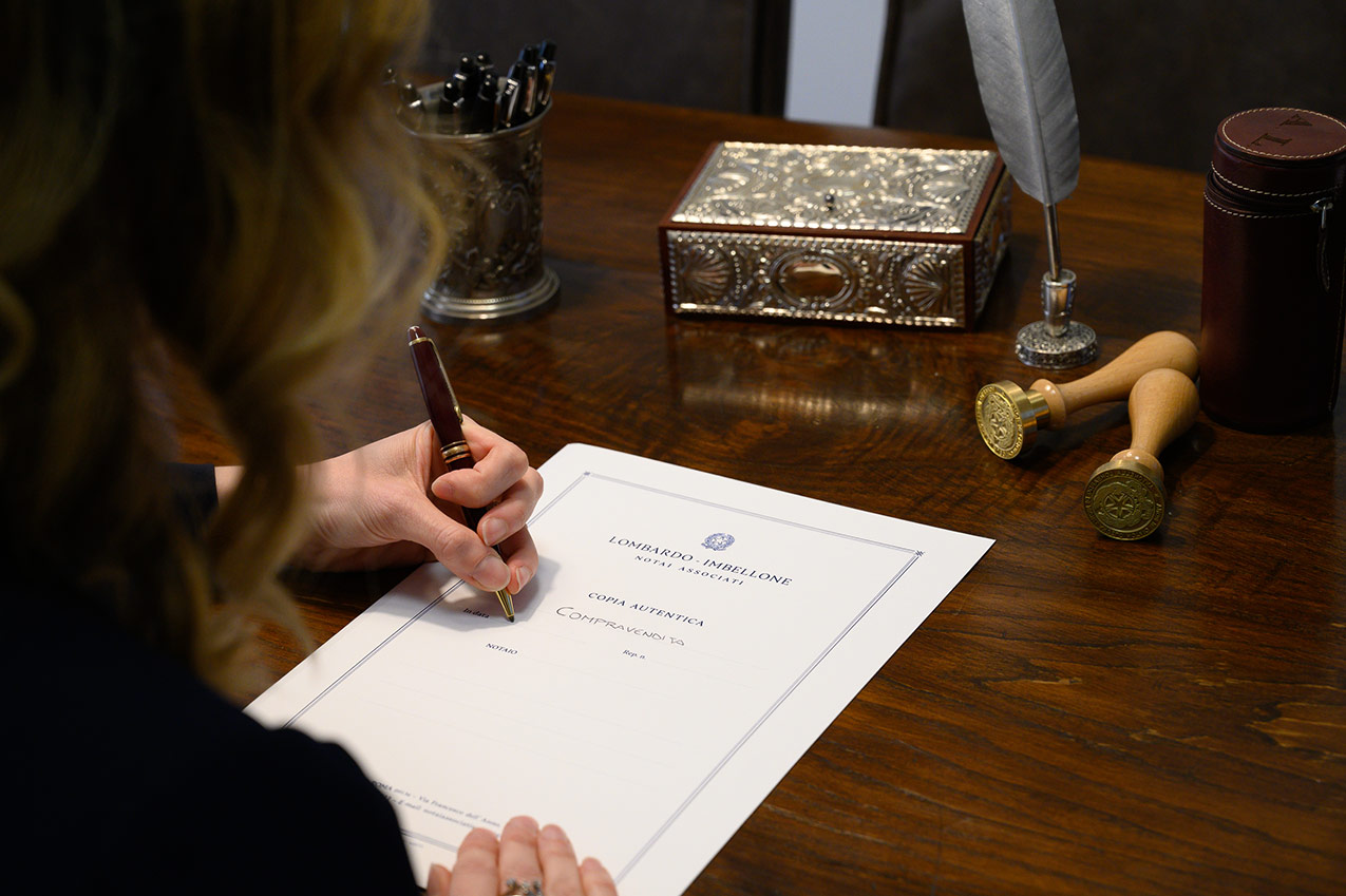 Firma documenti - Lombardo Imbellone Notai Associati