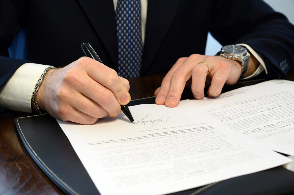 Firma atto - Lombardo Imbellone Notai Associati